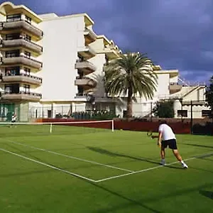 https://tres-vidas.in-canary-islands.com